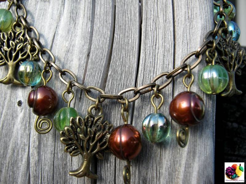 Foret Automnale , Bracelet En Bronze Avec Des Perles De Verres Et Culture Couleur Cuivre Breloques D Arbres von HandcraftLaury