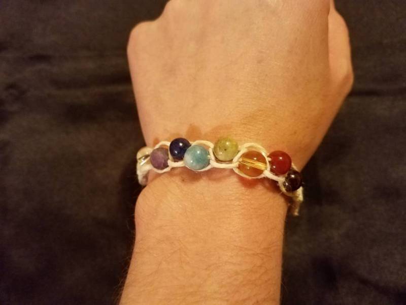 Hanf Chakra Armband Mit Infinity-Knoten von HandcraftedByBarbJ