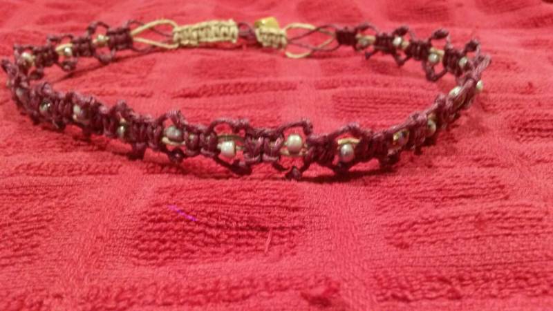 Lacey Aussehende Hanf Halskette Mit Perlen von HandcraftedByBarbJ