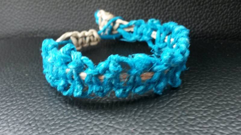 Lacey Hanf Armband von HandcraftedByBarbJ