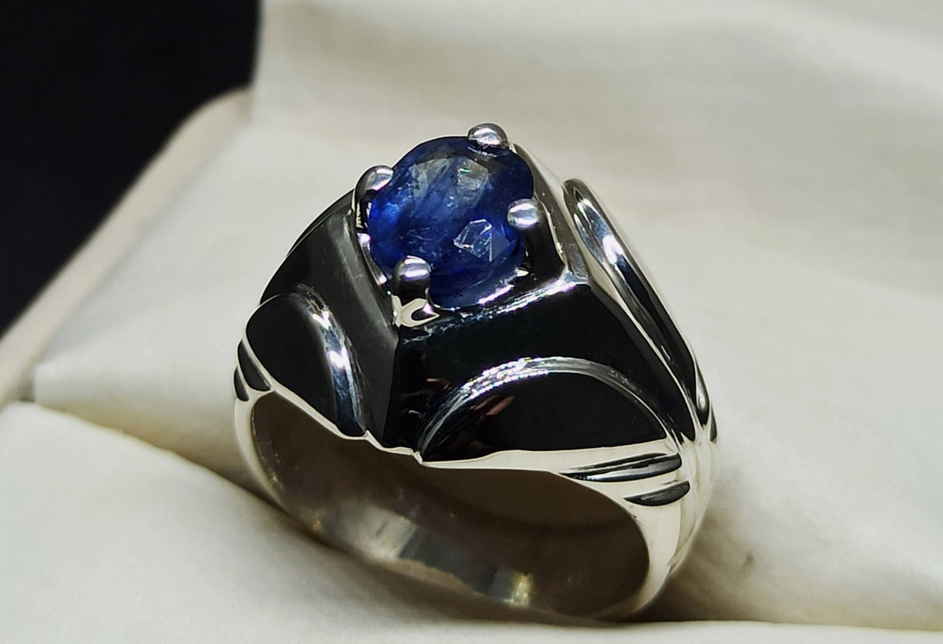 Natürlicher 1 Karat Blauer Saphir Damen Ring Sterling Silber 925 Handarbeit Neelam 14K, 18K Gold Nelam Geburtstag von HandcraftedGemsRings