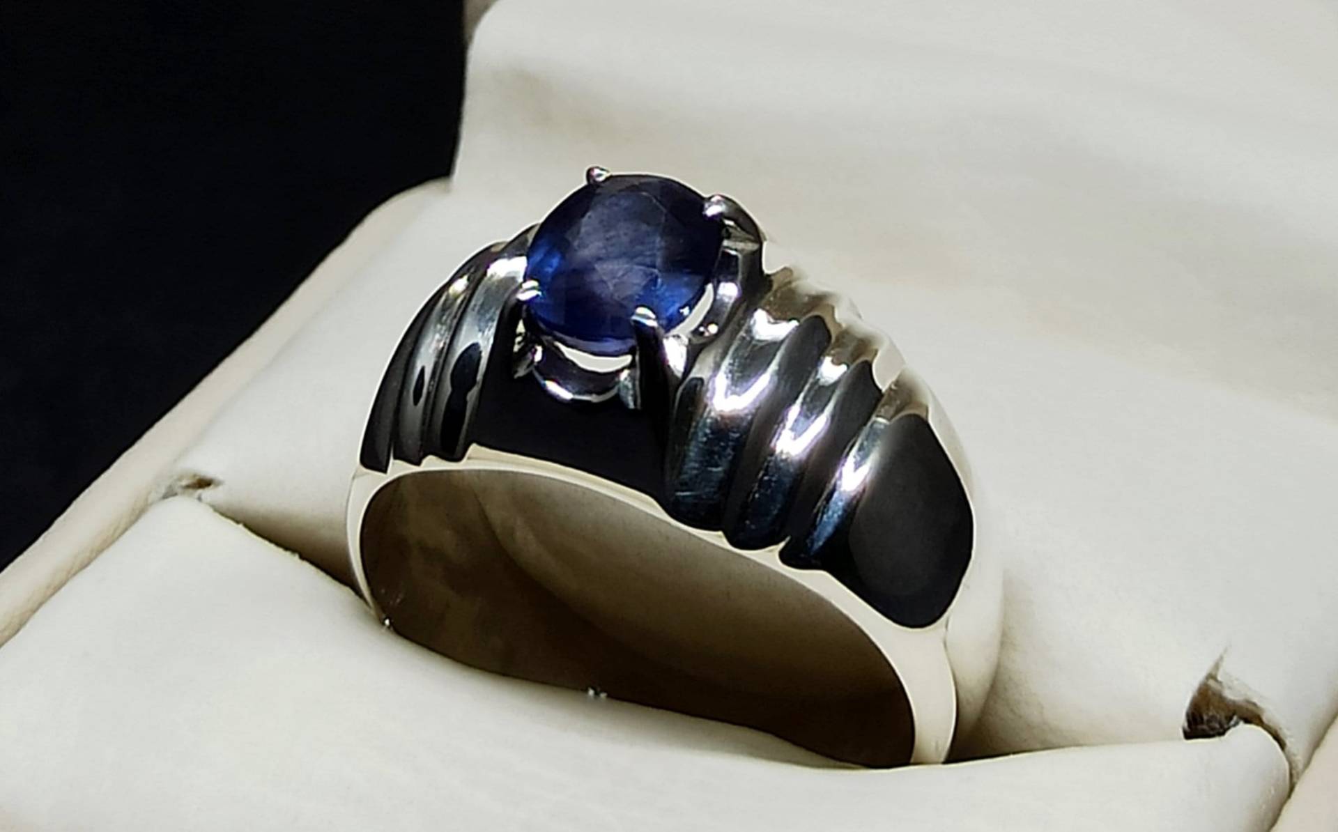 Natürlicher 2.5 Karat Blauer Saphir Herren Eleganter Ring Sterling Silber 925 Handarbeit Neelam 14K, 18K Gold Geburtstag von HandcraftedGemsRings