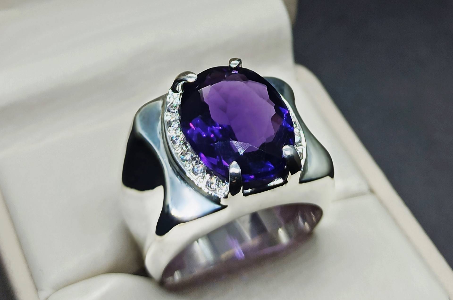 Oval Cut 14 Karat Amethyst Herren Ring Sterling Silber 925 Handgemachter Deep Purple 14K, 18K Gold Schlichter von HandcraftedGemsRings