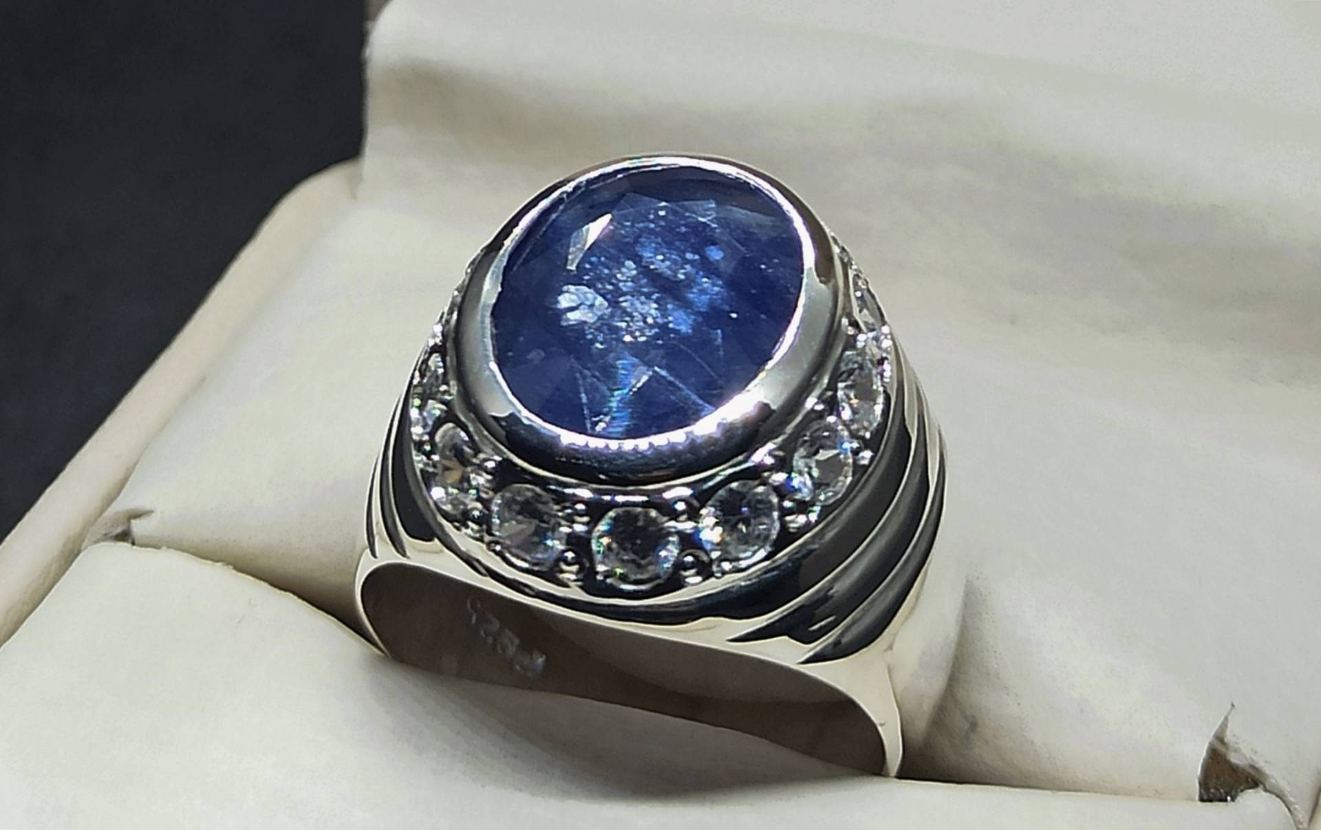 Oval Cut Natürlicher 7 Karat Blauer Saphir Herren Ring Sterling Silber 925 Handgemachter Neelam 14K, 18K Gold Geschenk Für Ihn von HandcraftedGemsRings