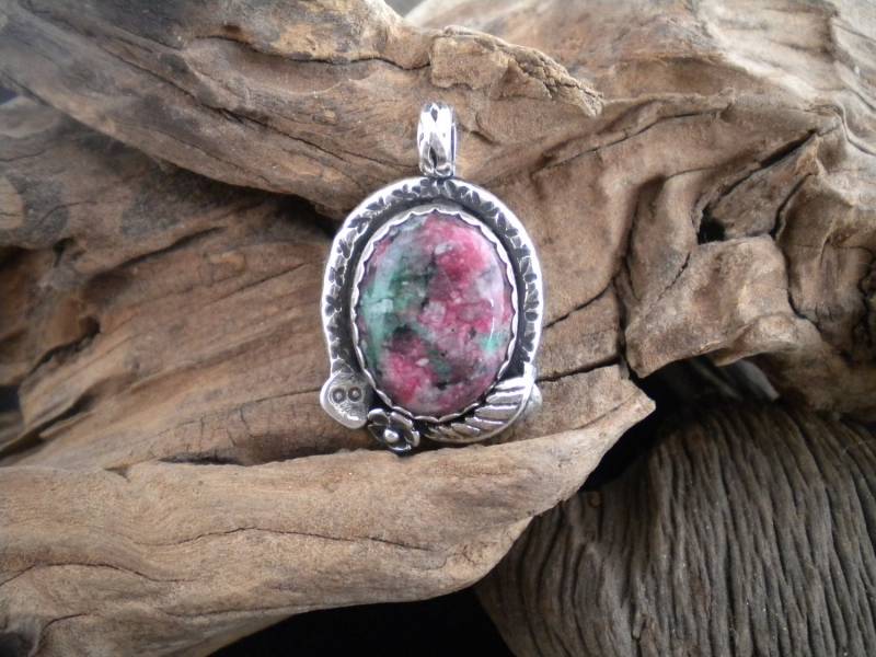 Große Klapperschlange Rubin Fuchsit Edelstein Design & Sterling Silber Anhänger Signierte Stück Handmade Handcraftedswdesigns von HandcraftedSWDesigns