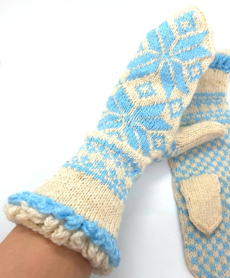 Handgestrickte Wollstulpen Ethnographic Design, S/M Handgestrickte Wollstulpen Ethnographic Design, S/M von HandcraftsMyHobby