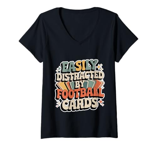 Damen Easily Distracted by Football Cards Sammlerfan T-Shirt mit V-Ausschnitt Damen Easily Distracted by Football Cards Sammlerfan T-Shirt mit V-Ausschnitt von Handelskollektor Fußball