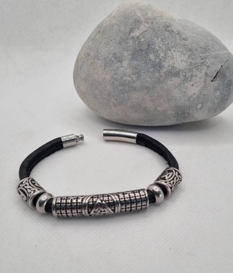 Armband Echtes Leder Vulknut Runen Handmade von HandemadeKreativ
