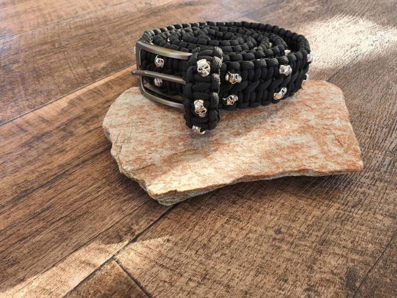 Gürtel Paracord Mit Skull Totenköpfen Spezialanfertigung Handemade Allergikerfrei von HandemadeKreativ