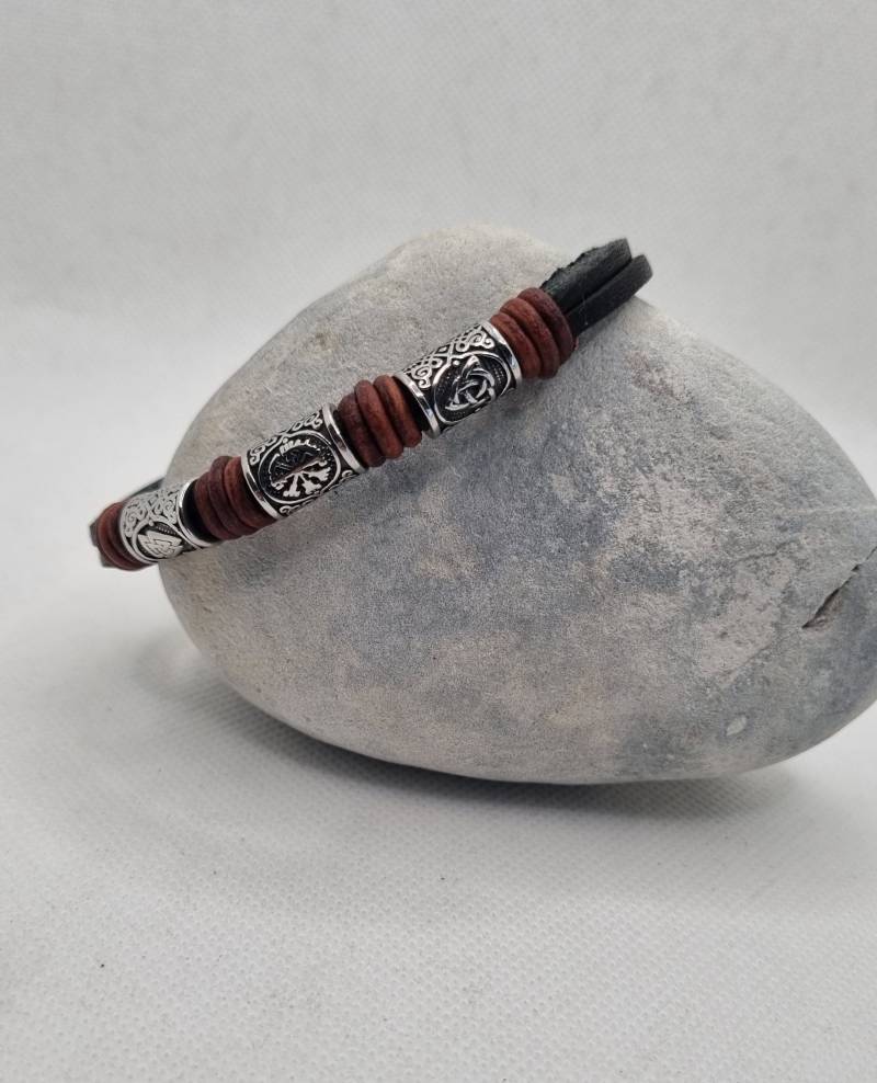 Leder Armband Runen Rindsleder Handmade von HandemadeKreativ