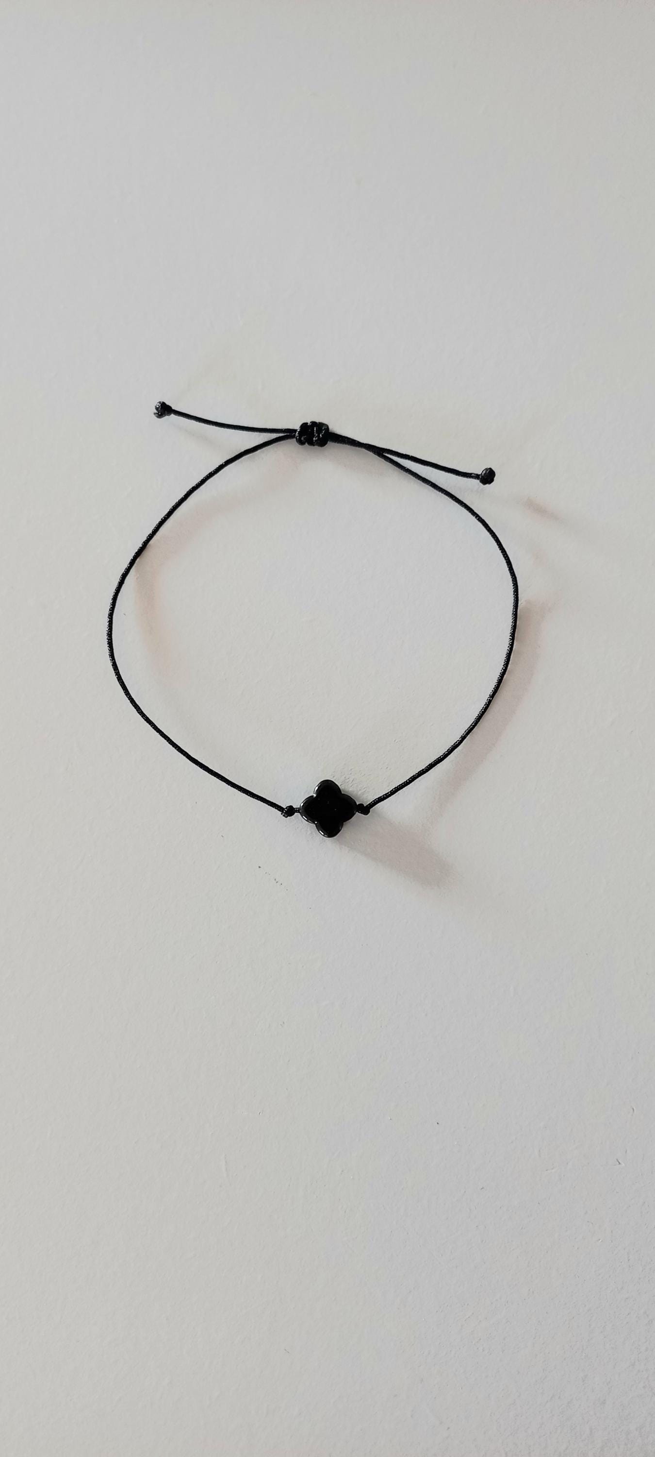 Makramee-Sommerarmband - Verstellbares Handgefertigtes Schmuckaccessoire Geschenk Für Ihre Liebe Freundschaftsarmband Boho Vierblättriges Makramee-Sommerarmband - Verstellbares Handgefertigtes Schmuckaccessoire Geschenk Für Ihre Liebe Freundschaftsarmband Boho Vierblättriges von HandemadebyIma