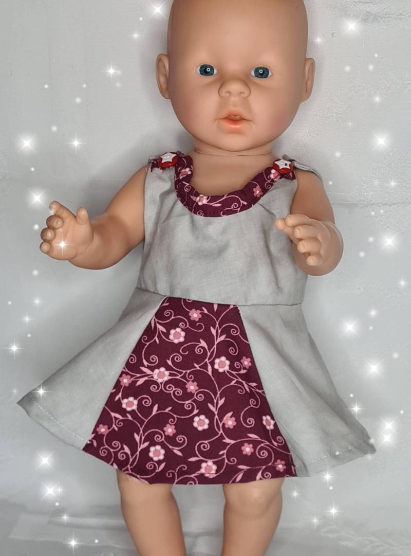 Wunderschönes Puppenkleidchen Für Puppen Der Größe 43cm Wunderschönes Puppenkleidchen Für Puppen Der Größe 43cm von Handgeschick