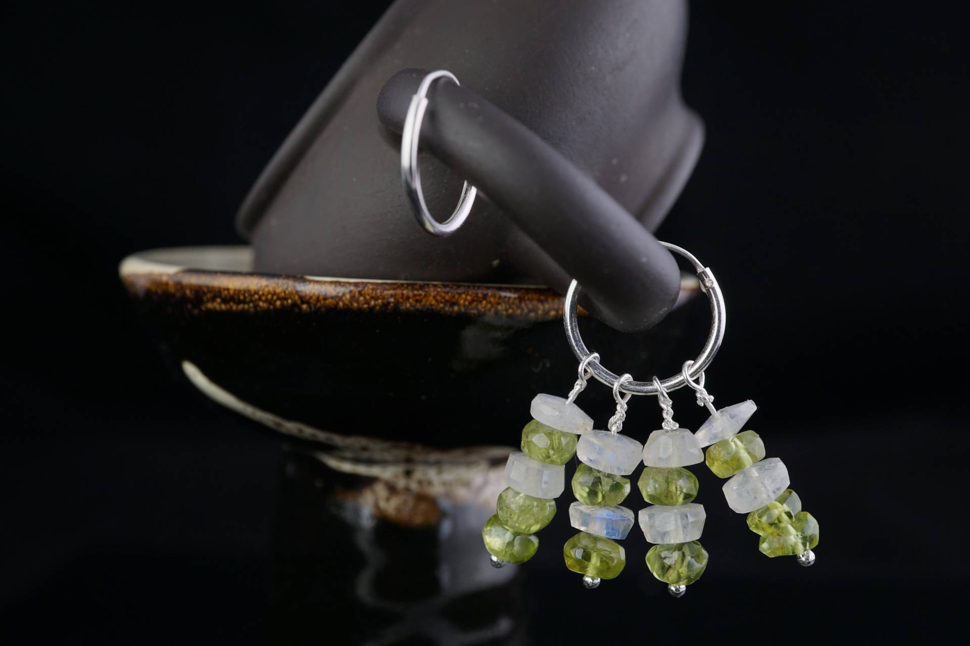 Regenbogen Mondstein & Peridot Sterling Silber Creolen - Juni August Geburtsstein Regenbogen Mondstein & Peridot Sterling Silber Creolen - Juni August Geburtsstein von HandiMonsoon