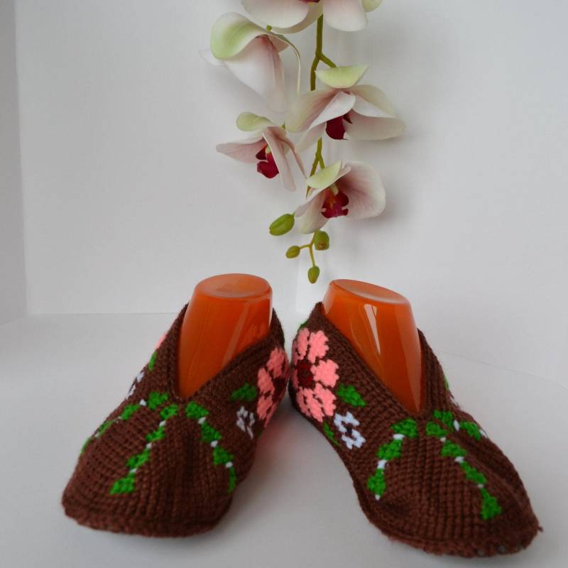 Handgefertigte Hausschuhe Aus Wollmischung Braune Geblümte Rutschfeste | Eu 37-38/Us 6.5-7 von HandicraftsLithuania