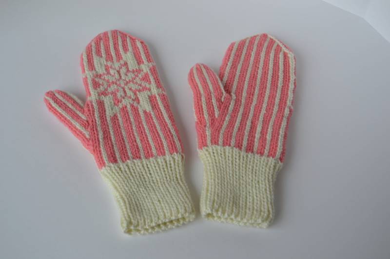 Handgestrickte Handschuhe Rosa & Weiß Gestreifte Winter Handschuhe von HandicraftsLithuania