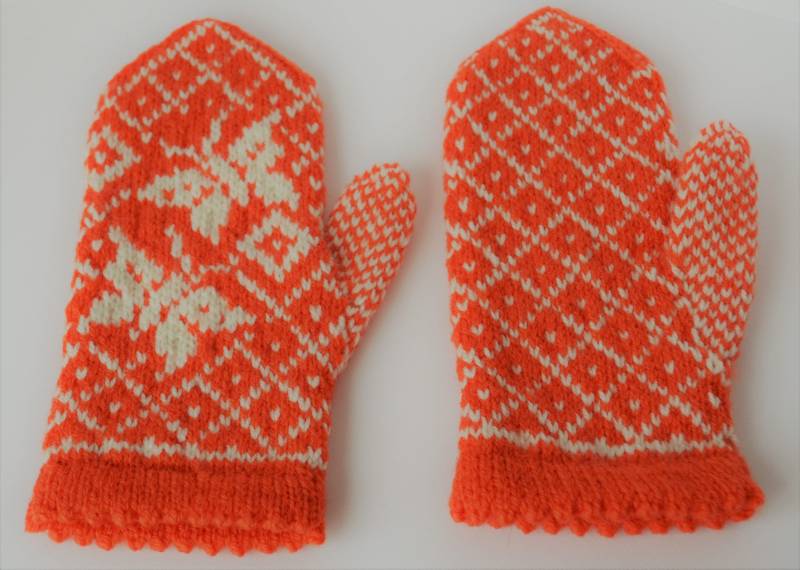 Handgestrickte Orange Handschuhe Damen Winter Strickhandschuhe von HandicraftsLithuania