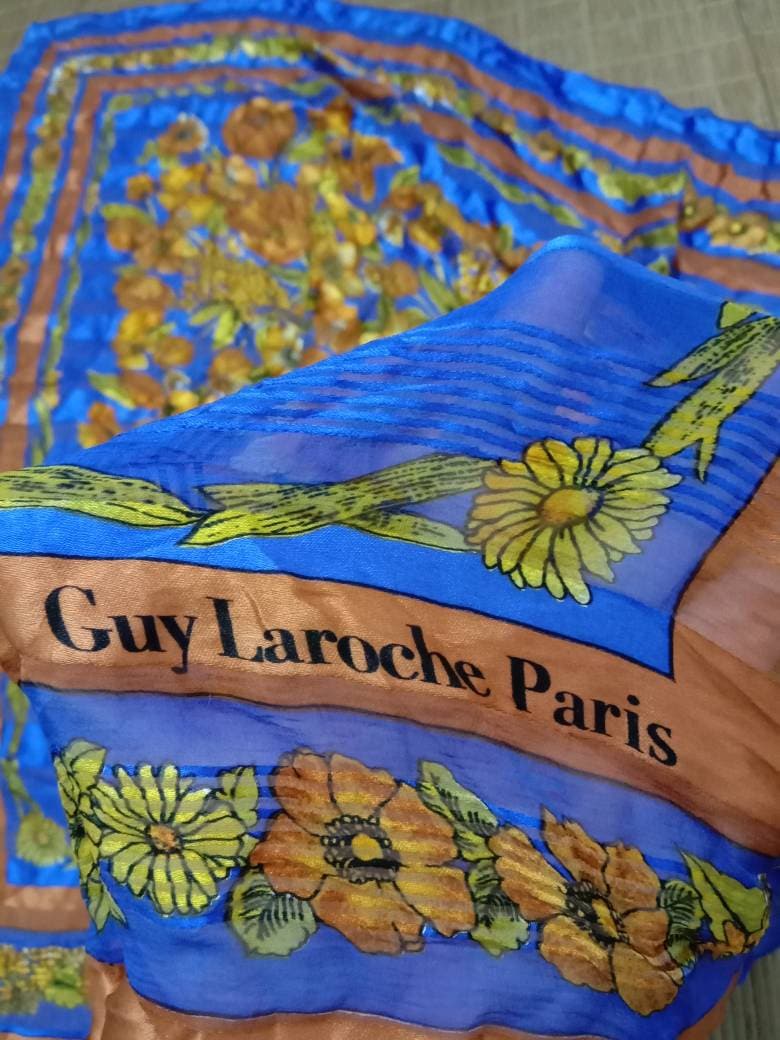 Seltener Vintage Guy Laroche Paris Schal von HandkerchiefmasteR