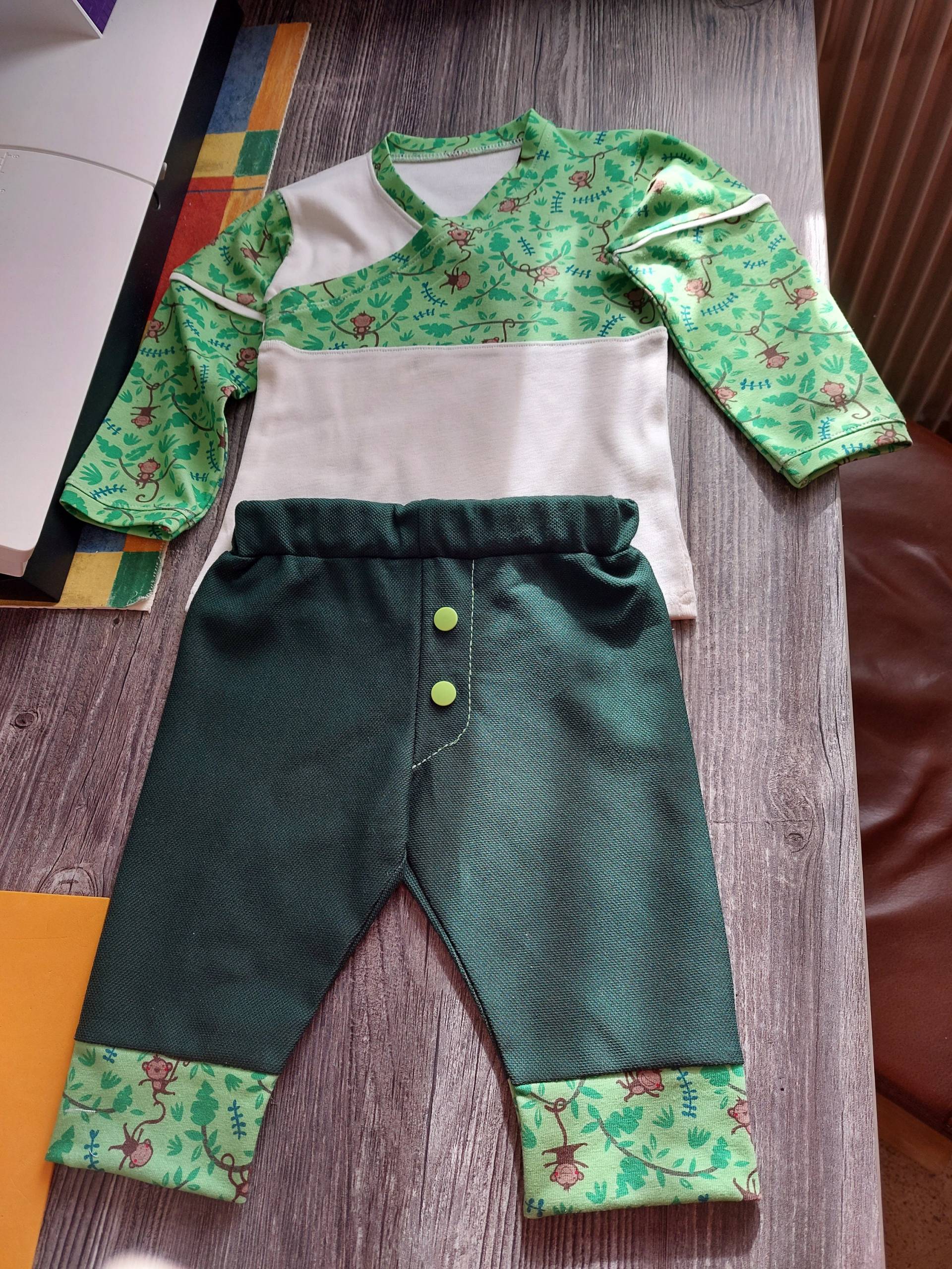 Baby Pumphose Und T-Shirt Größe 62-68, Mitwachshose, Material Jersey, Handarbeit Unikat Aus Baumwolle, Mit Viel Liebe Erstellt von Handkram