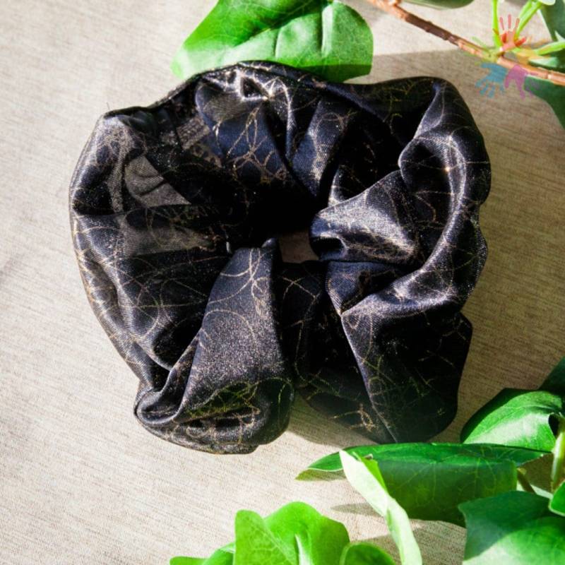 Elegant Handmade Lycra Fabric Scrunchie, Black Scruncie, Witch Gothic Scrunchie von HandlyStudioStore