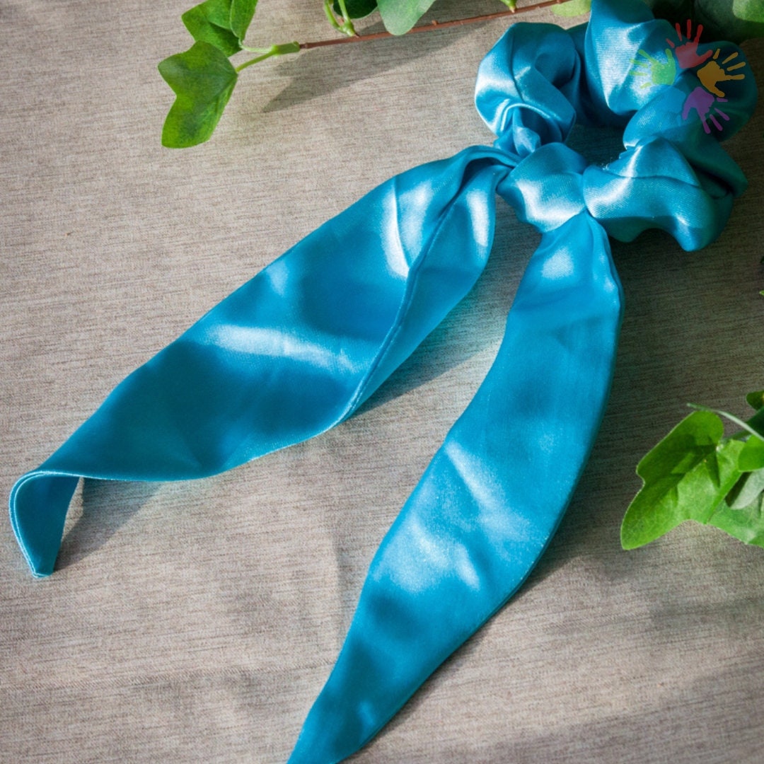 Elegant Handmade Satin Scrunchie, Blue Wedding Scrunchie von HandlyStudioStore