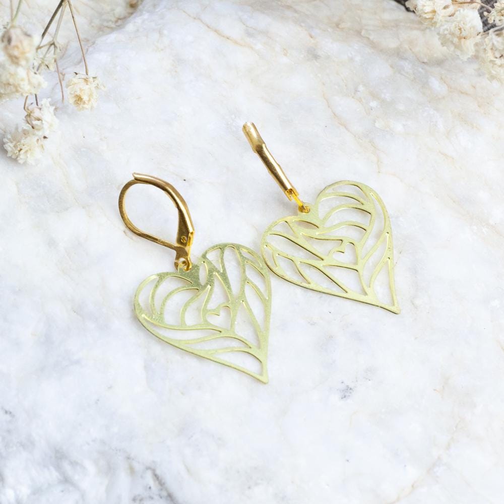Filigree Handmade Earrings, Heart Love Jewelry, Thin Metal Light Wedding Gift, Friendship Gift von HandlyStudioStore