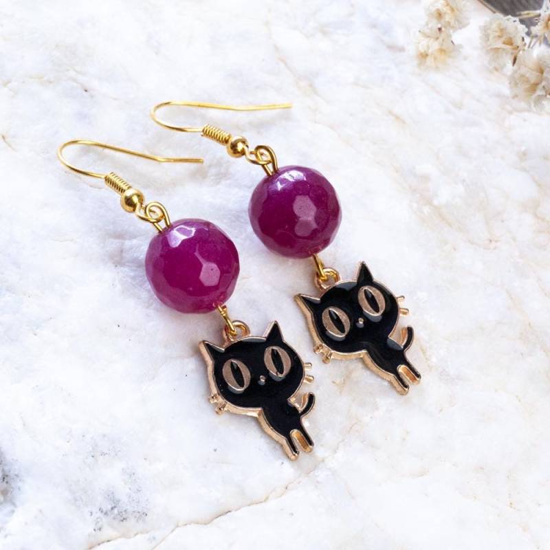 Handmade Agate Cat Earrings, Beautiful Red Kawaii Funny Cat, Black Jewelry, Enamel von HandlyStudioStore