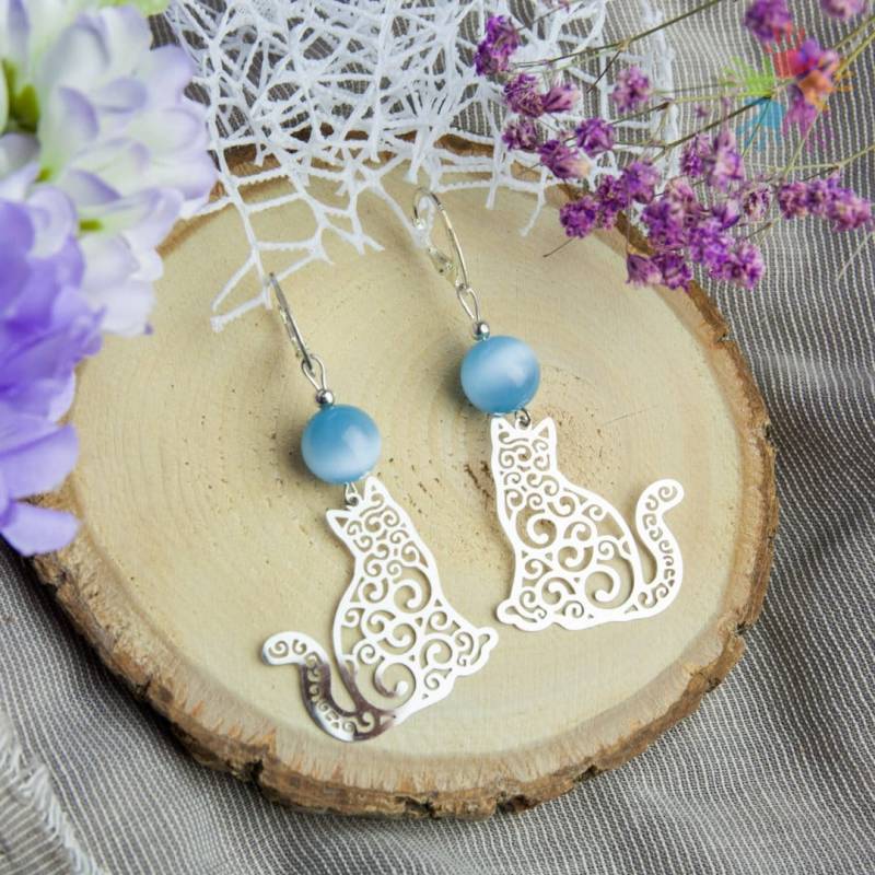 Handmade Cat's Eye Enamel Earrings, Beautiful Filigree Cat Kitten Metal Light Blue Earrings von HandlyStudioStore