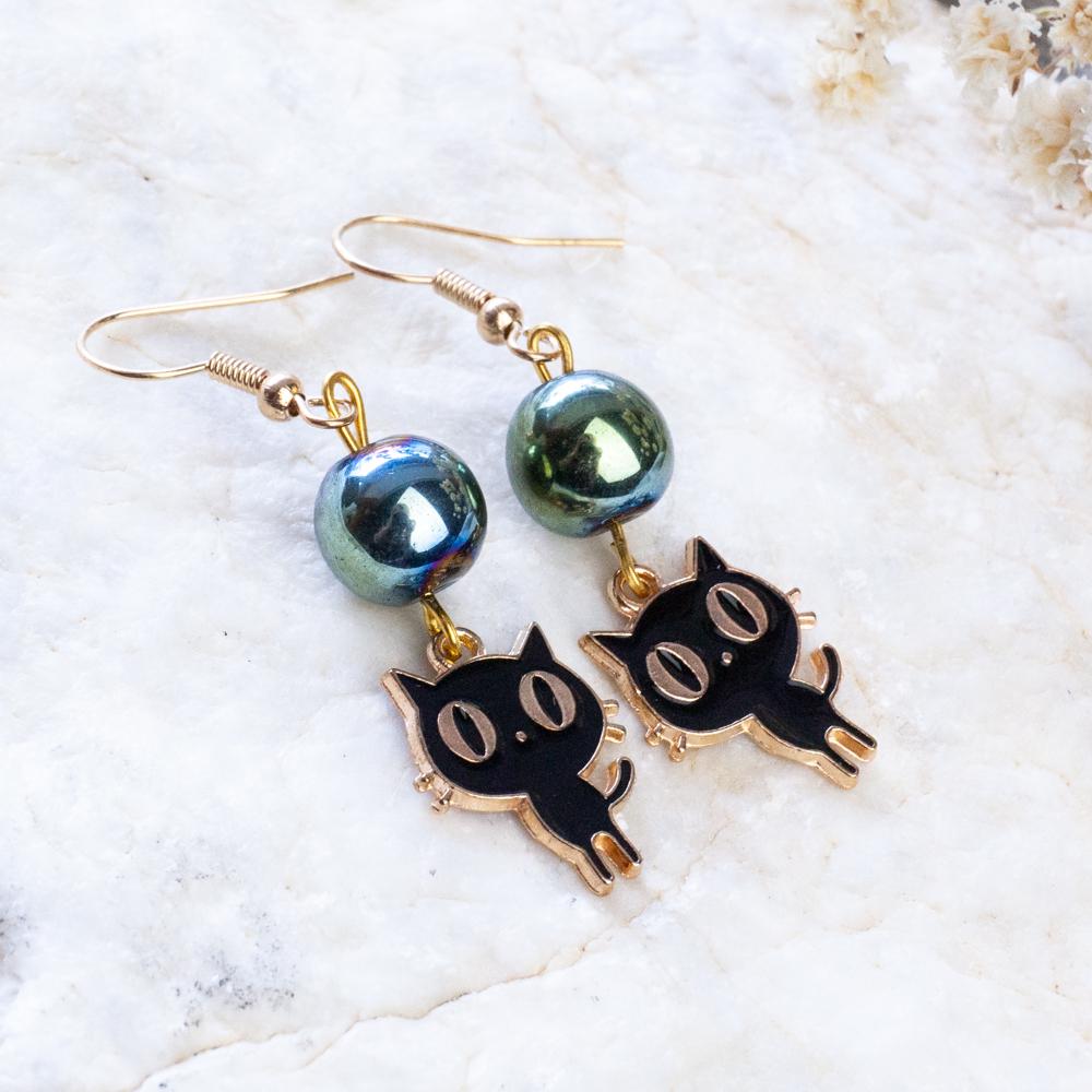 Handmade Hematite Cat Earrings, Beautiful Kawaii Funny Cat, Black Jewelry, Enamel Earrings Handmade Hematite Cat Earrings, Beautiful Kawaii Funny Cat, Black Jewelry, Enamel Earrings von HandlyStudioStore