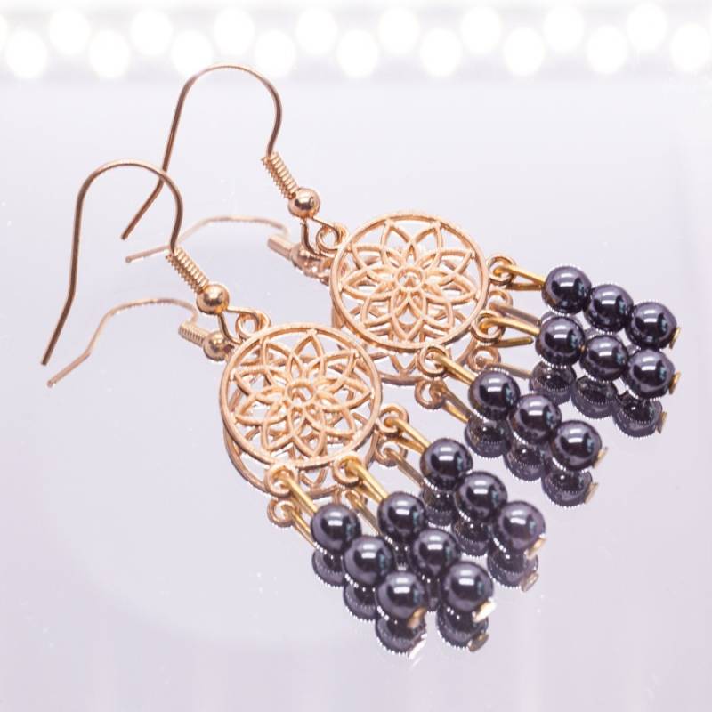 Handmade Hematite Earrings, Beautiful Elegant Chandelier Floral Earrings von HandlyStudioStore