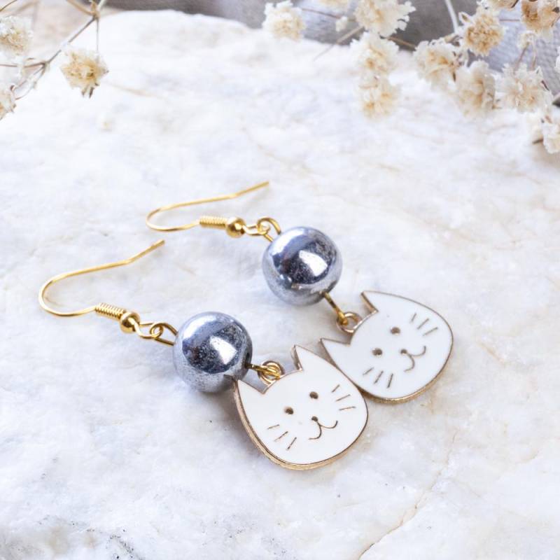 Handmade Silver Hematite Cat Earrings, Kawaii Funny Cat, White Jewelry, Enamel Gift For Lovers Handmade Silver Hematite Cat Earrings, Kawaii Funny Cat, White Jewelry, Enamel Gift For Lovers von HandlyStudioStore