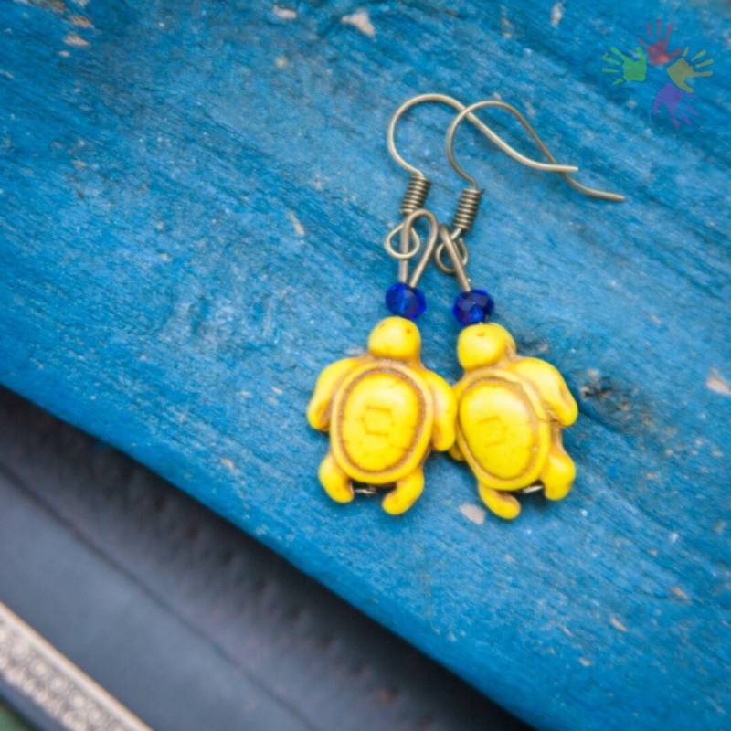 Handmade Unique Howlite Earrings, Beautiful Elegant Yellow Turtle Nautical Ocean Animal Earrings Handmade Unique Howlite Earrings, Beautiful Elegant Yellow Turtle Nautical Ocean Animal Earrings von HandlyStudioStore