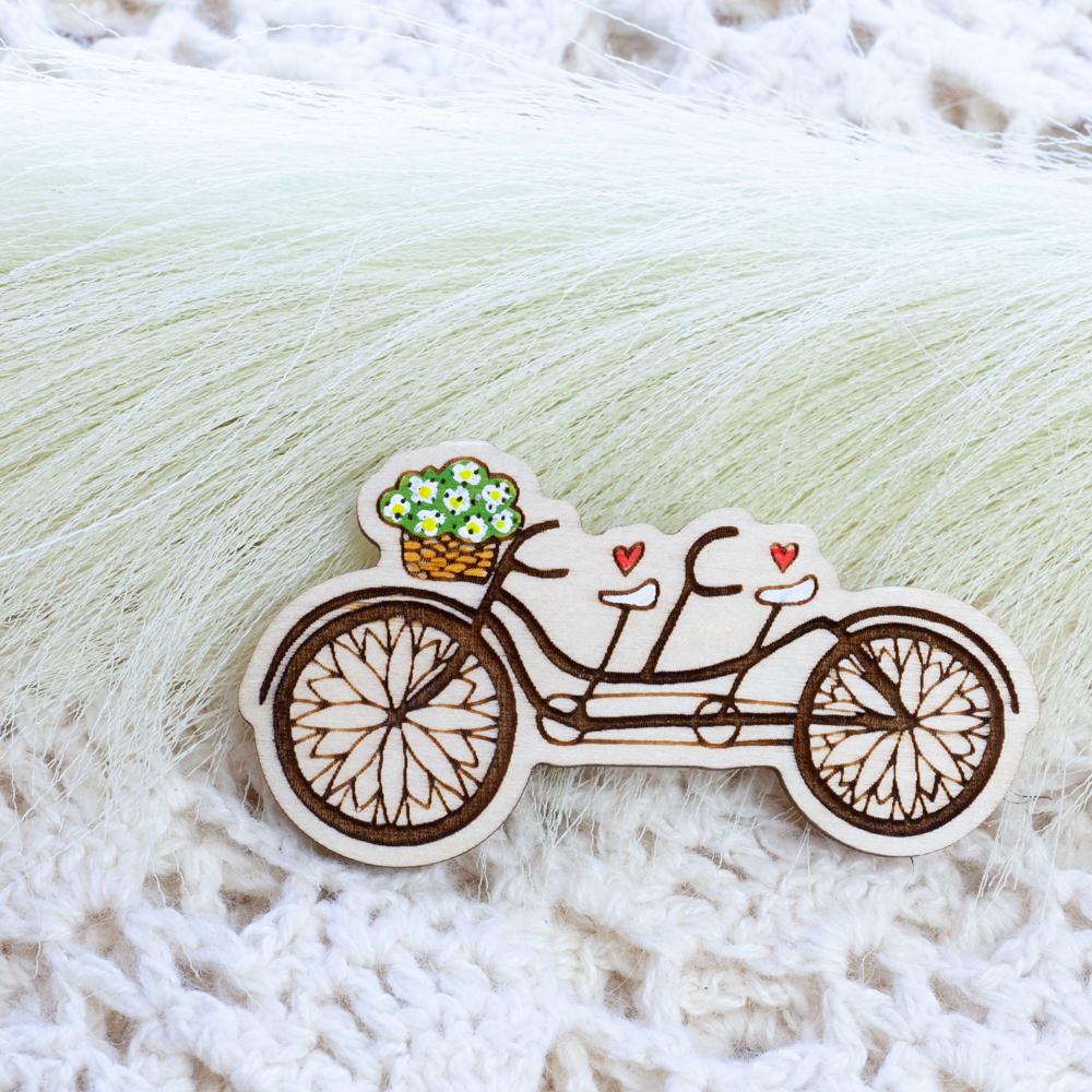 Handpainted Wooden Brooch, Bicycle Beautiful Handmade Gift For Everyone Handpainted Wooden Brooch, Bicycle Beautiful Handmade Gift For Everyone von HandlyStudioStore