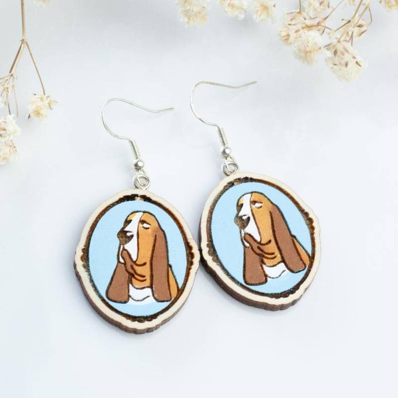 Handpainted Wooden Earrings, Dog Beautiful Handmade Basset Hound Gift For Everyone, Animal Earrings von HandlyStudioStore