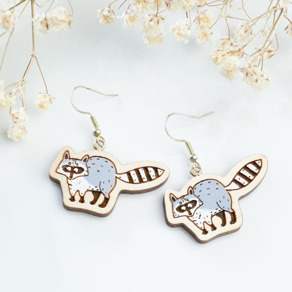 Handpainted Wooden Earrings, Funny Racoon Jewelry, Beautiful Handmade Gift For Everyone, Animal Earrings Handpainted Wooden Earrings, Funny Racoon Jewelry, Beautiful Handmade Gift For Everyone, Animal Earrings von HandlyStudioStore