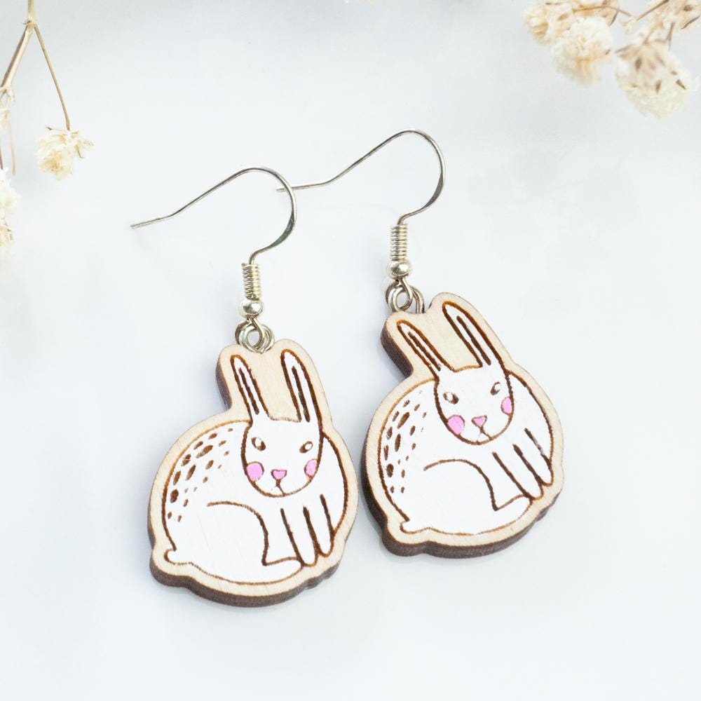Handpainted Wooden Earrings, White Rabbit Jewelry, Beautiful Handmade Gift For Everyone, Animal Earrings Handpainted Wooden Earrings, White Rabbit Jewelry, Beautiful Handmade Gift For Everyone, Animal Earrings von HandlyStudioStore
