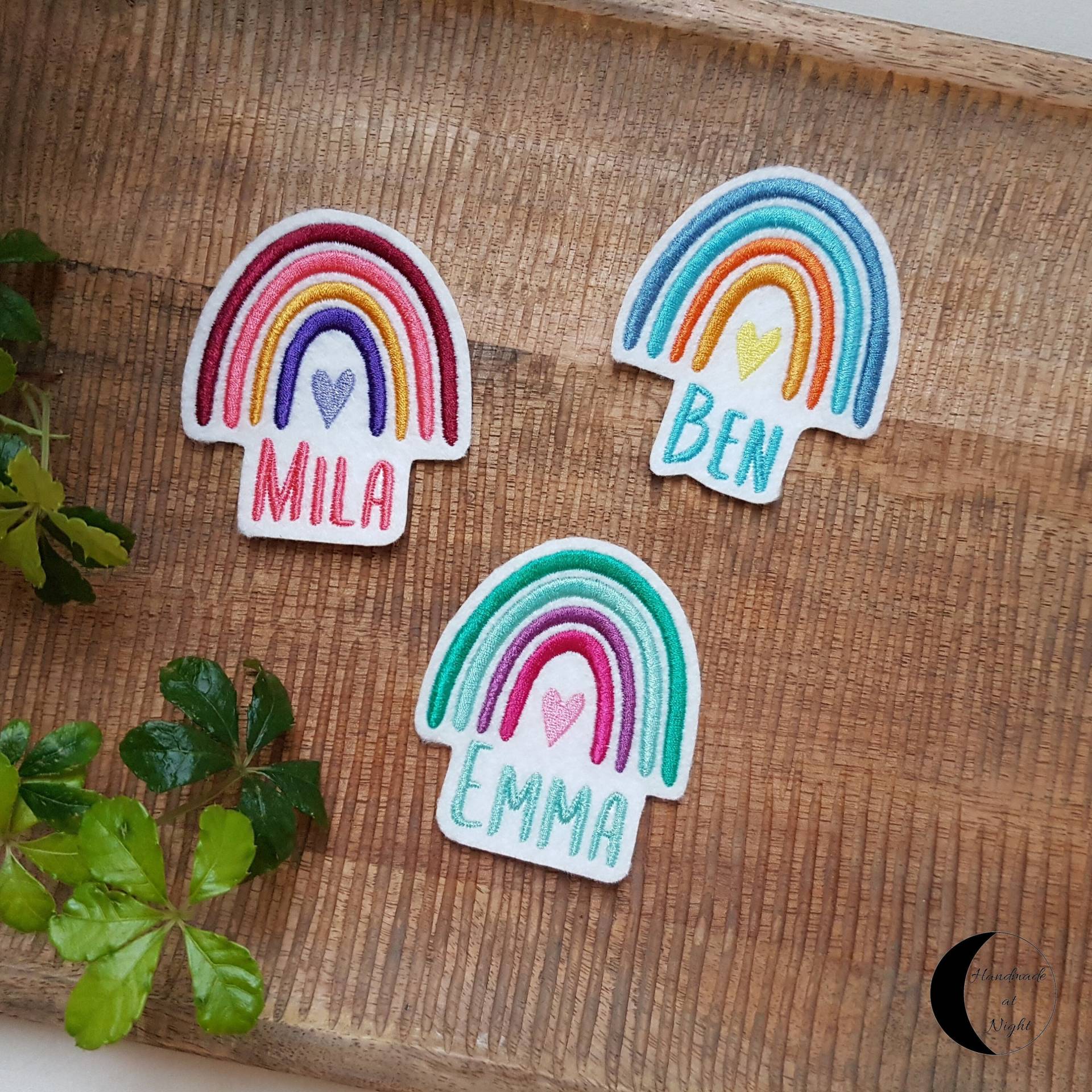 Regenbogen, Mit Name, Aufnäher, Patch, Applikation, Aufbügler, Bügelbild, Flicken, Stickapplikation, Verzierung, Zum Aufbügeln, Nähen von HandmadeAtNight