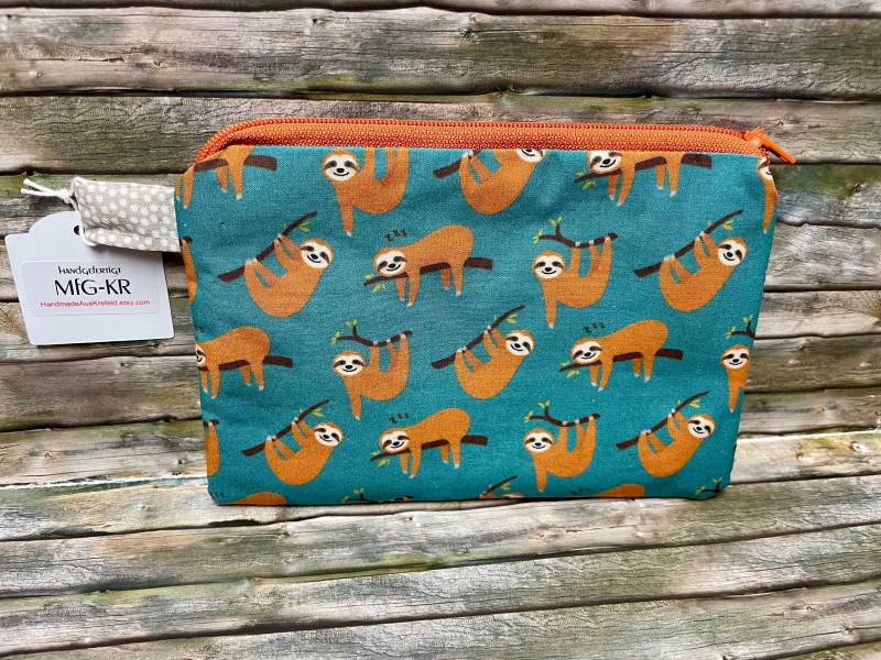 Cooles Reißverschlusstäschchen Mit Faultieren von HandmadeAusKrefeld