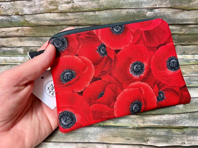 Reißverschlusstäschchen „Mohnblumen", Täschchen Mit Mohnblumen , Buntes Blumentäschchen Reißverschlusstäschchen „Mohnblumen", Täschchen Mit Mohnblumen , Buntes Blumentäschchen von HandmadeAusKrefeld