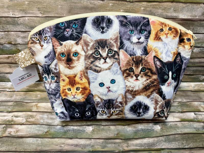 Reißverschlusstäschchen "Katzen", Täschchen, Schminktäschchen, Kosmetiktäschchen, Universaltäschchen, Katzen, Täschchen Mit Katzen von HandmadeAusKrefeld