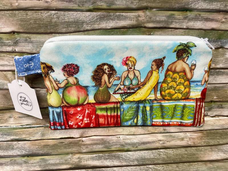 Witziges, Maritimes Reißverschlusstäschchen "strandschönheiten", Reißverschlusstäschchen, Täschchen Mit Frauen von HandmadeAusKrefeld