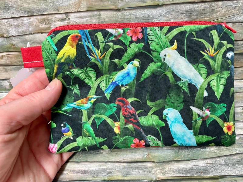 Witziges Reißverschlusstäschchen „Papageien", Täschchen Mit Papageien Witziges Reißverschlusstäschchen „Papageien", Täschchen Mit Papageien von HandmadeAusKrefeld