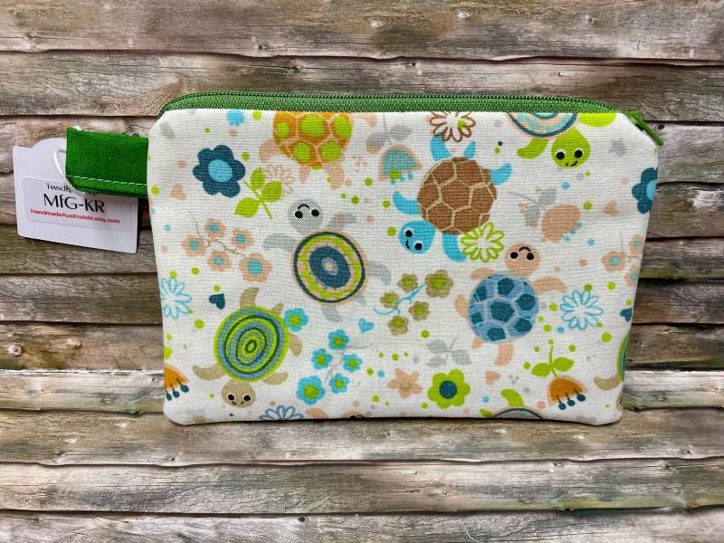 Witziges Reißverschlusstäschchen „Schildkröten", Täschchen Mit Schildkröten, Schildkröten von HandmadeAusKrefeld