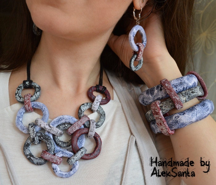 Ungewöhnliche Statement Boho Schmuck Set - Polymer Clay Bib Halskette Breites Armband & Ohrringe Geschenk von HandmadeByAleksanta