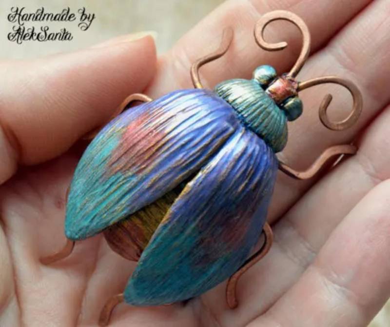Große Käfer Brosche Statement Insekt Polymer Clay Schmuck Mutter Geschenk Anstecknadel von HandmadeByAleksanta