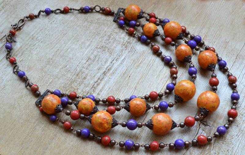Gebrannte Orange & Lila Mehrstrangige Boho Chic Halskette - Statement Polymer Clay Herbst Schmuck von HandmadeByAleksanta