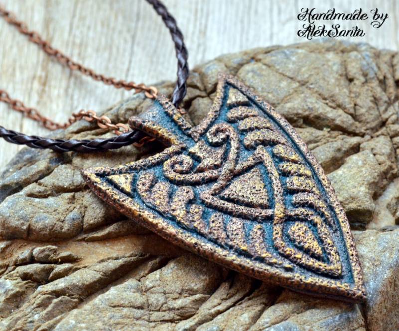 Pfeilspitze Halskette - Statement Ausgefallene Anhänger Einzigartige Mutter Geschenk Boho Cosplay Polymer Clay Schmuck von HandmadeByAleksanta
