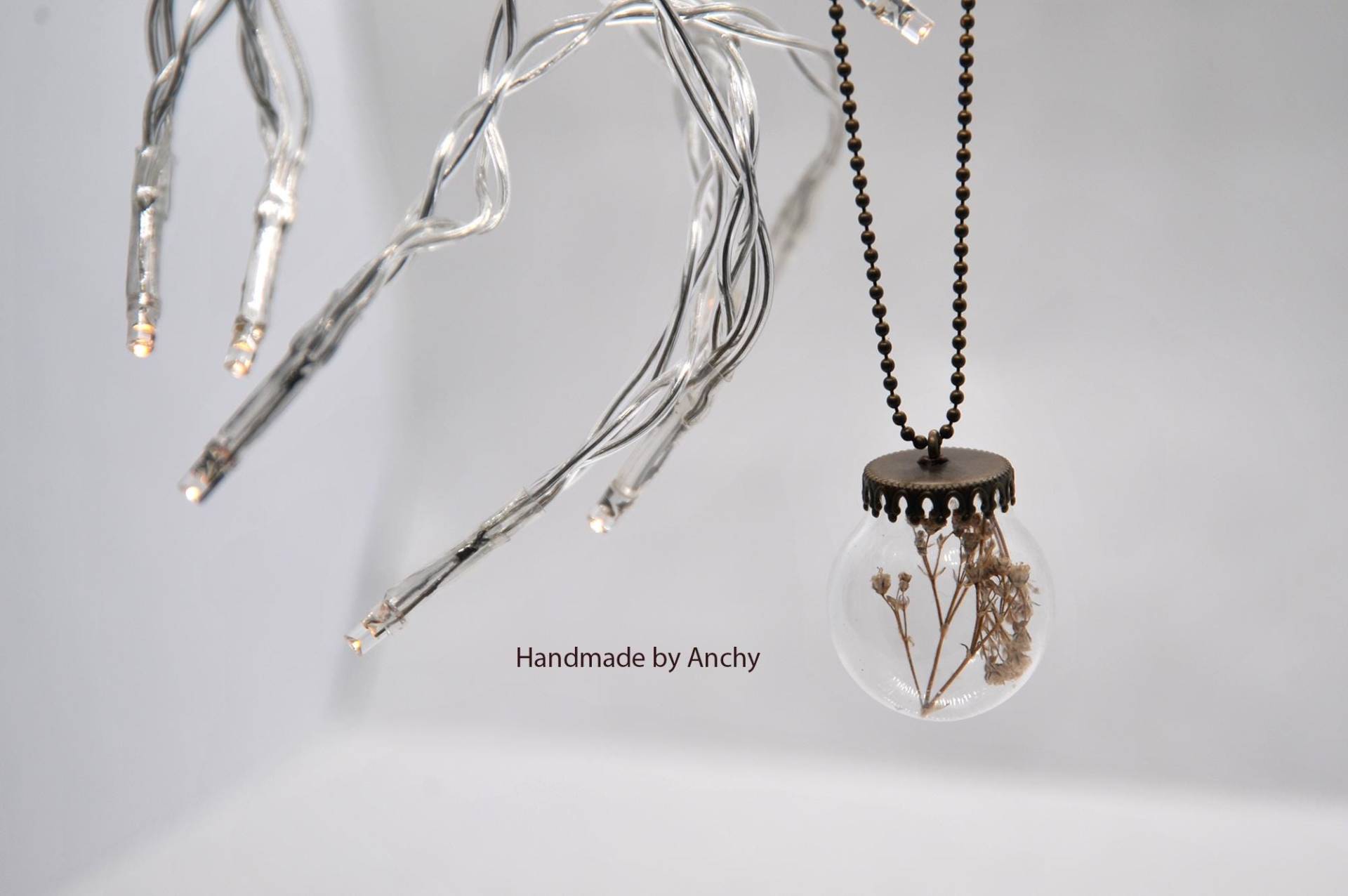 Echte Blume in Glas Anhänger Und Antike Bronze Kette/Echte Schmuck/Kunst Schmuck/Süßer Schmuck/Glasschmuck/Antike Kette Echte Blume in Glas Anhänger Und Antike Bronze Kette/Echte Schmuck/Kunst Schmuck/Süßer Schmuck/Glasschmuck/Antike Kette von HandmadeByAnchy