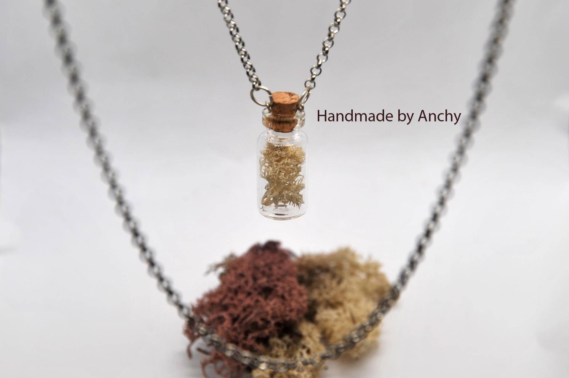 Kleine Flasche Mit Echtem Weißem Moos Und Versilberte Halskette/Natur Inspirierter Schmuck/Terrarium Schmuck/Echte Blume Schmuck/Flasche Schmuck Kleine Flasche Mit Echtem Weißem Moos Und Versilberte Halskette/Natur Inspirierter Schmuck/Terrarium Schmuck/Echte Blume Schmuck/Flasche Schmuck von HandmadeByAnchy