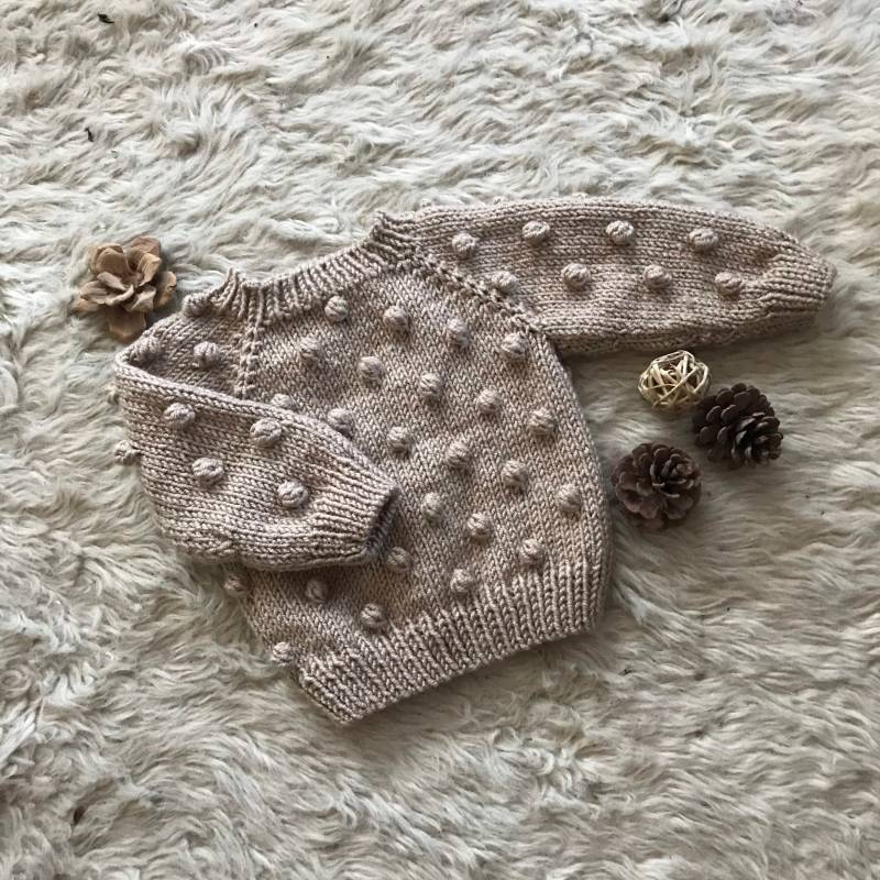 Handgestrickter Baby Popcorn Pullover Aus Einer Wollmischung von HandmadeByAtlas