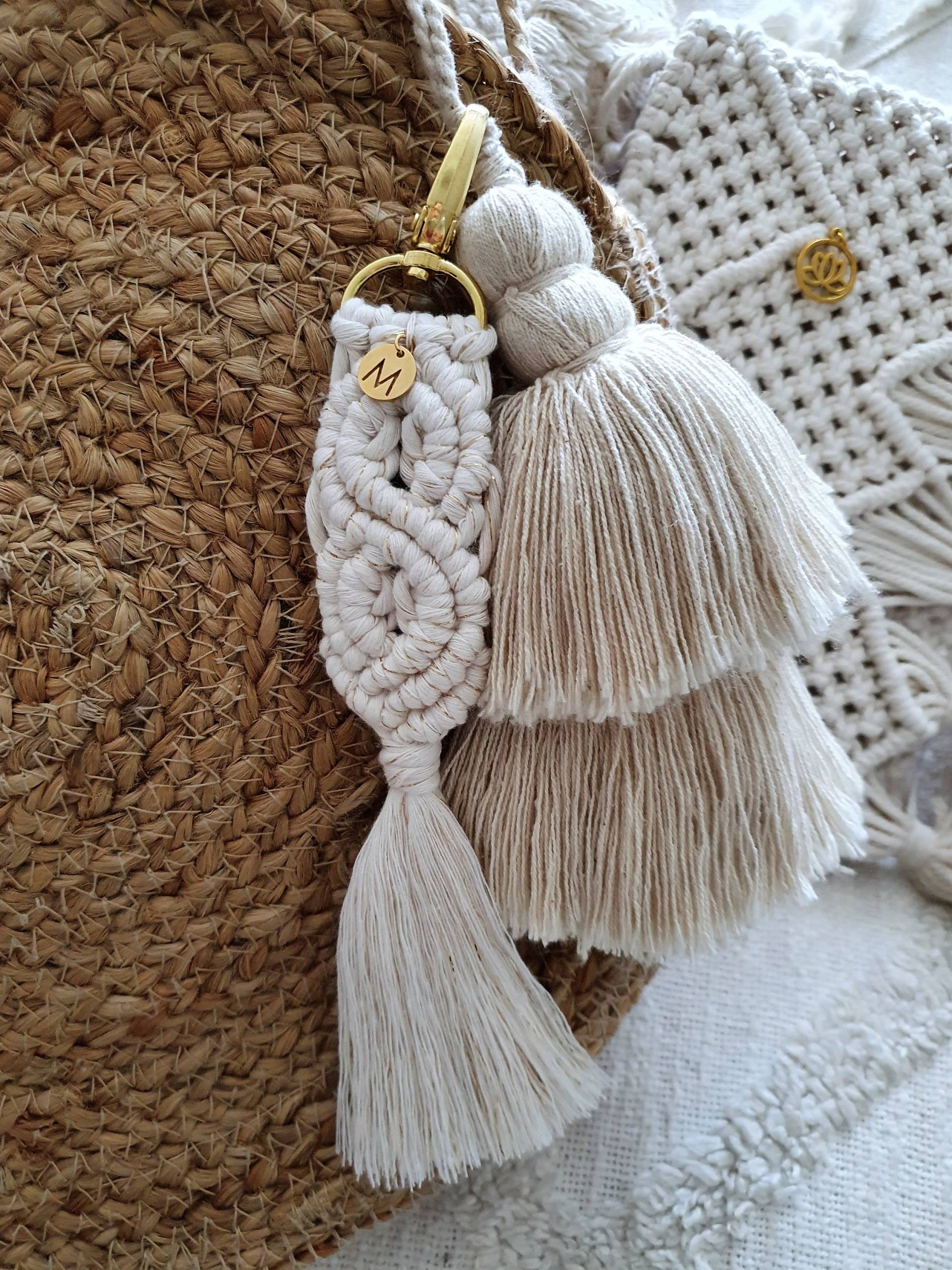 Boho Monogramm Makramee Schlüsselanhänger Boho Monogramm Makramee Schlüsselanhänger von HandmadeByDidiCZ